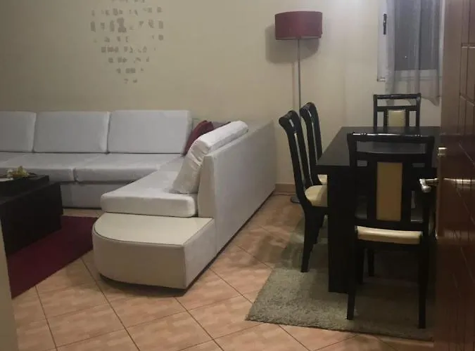 Lovely 2 Bedroom Appartement *