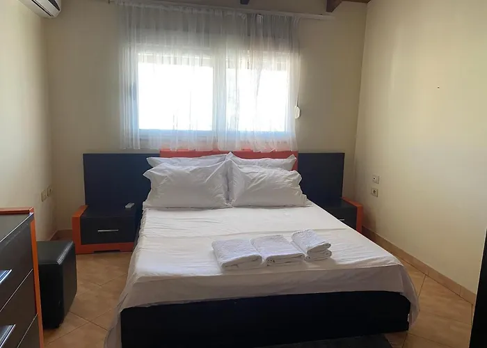 Apartment Lovely 2 Bedroom